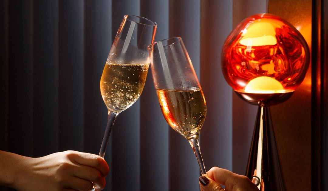 Why 黑珍珠 The Black Pearl Makes a Great Date Night Choice