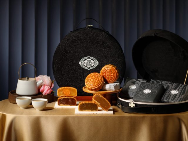 Luxury Mooncakes to Treasure — Only from 黑珍珠 The Black Pearl