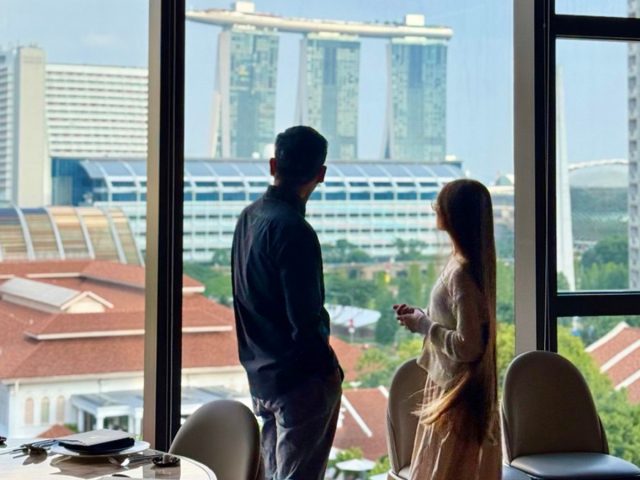 Celebrate the Holidays with Loved Ones at 黑珍珠 The Black Pearl